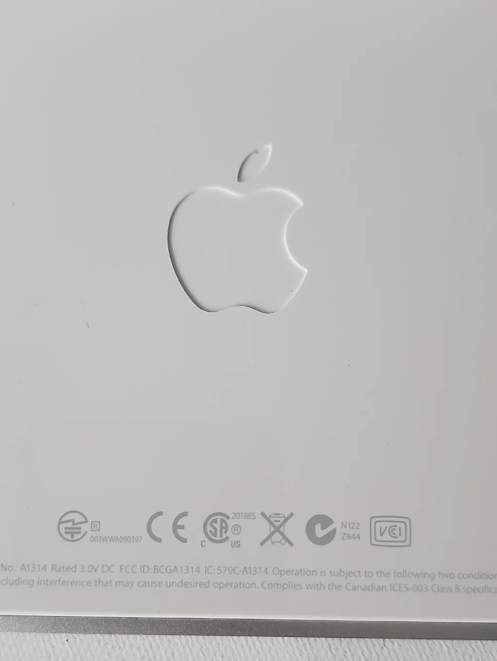 Bundle Apple A1314 Wireless Keyboard & A1296 Magic Mouse Bluetooth.